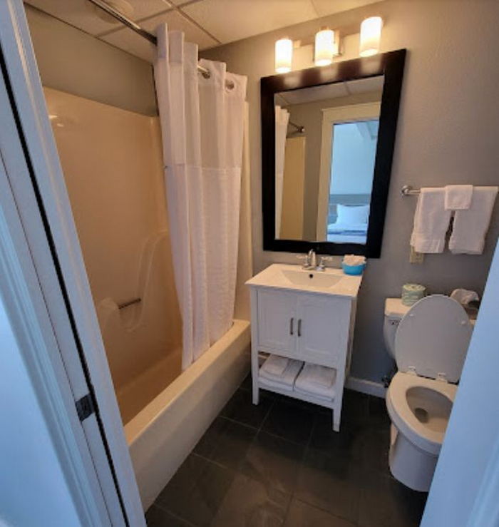 Brio Beach Inn (Sands Motel) - Web Listing (newer photo)